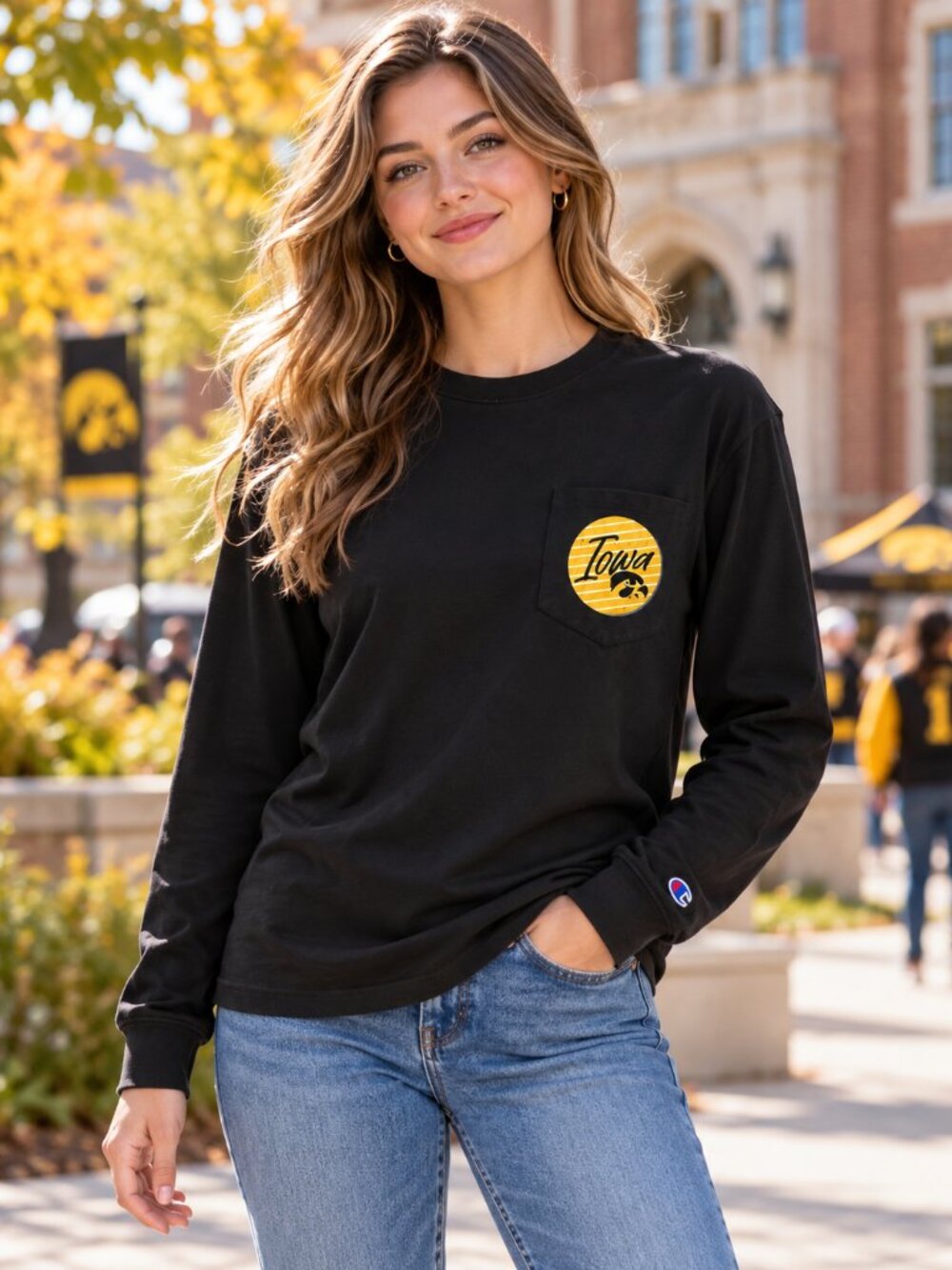 NWT Champion Iowa Hawkeyes Long Sleeve Pocket T-Shirt Black Small NCAA